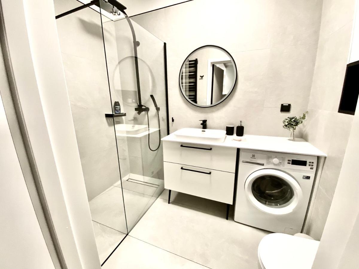 Przy Plazy - Z Prywatnym Ogrodkiem Rezydencja Niechorze Apartment ภายนอก รูปภาพ